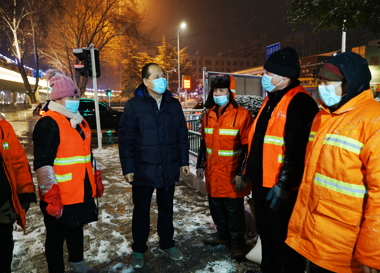 索克物业‖吹响除冰扫雪集结号，护航业主平安出行